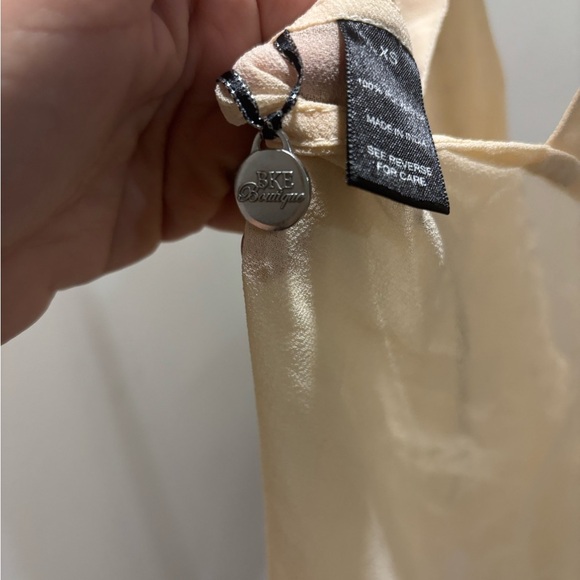 BKE Cream and Blue Dotted Tank Top - Picture 8 of 10